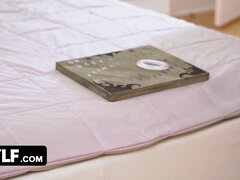 18 éves, Amerikai, Meztelen faszik, Kutya póz, Arcra élvezés, Tabu, Tini, Hármas