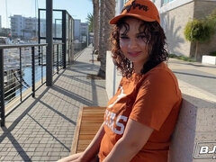 Velik kurac, Fafanje, Busty, Latinka, Pošast, Naravne joške, Najstnice, Drgnjenje ob joške