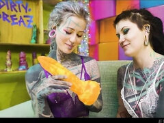 아마추어, 큰 음경, 오랄섹스, 도기스타일, 두여자와 한남자, 하드코어, 빼빼한, 청소년