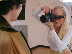 Blond, Pijpbeurt, Naakte man aangeklede vrouw, Likken, Moeder die ik wil neuken, Moeder