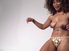 Amerykański, Duży kutas, Sperma, Włoski, Mamuśka, Mama, Hiszpański, Jebanie piersi