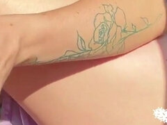 Duży tyłek, Włochaty, Tatuaż