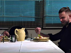 In den arsch, Tussi, Sadomasochismus, Grosser schwanz, Doppelpenetration, Piercing, Tätowierung, Flotter dreier