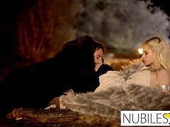 Szőke, Cumizás, Ondó fröcskölés, Hd, Nyalás, Orgazmus, Szabadban, Tini