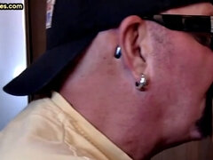 Amatoriale, Pompino, Gola profonda, Gay, Occhiali, Sega, Matura