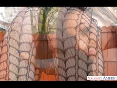 Latina Evie Olson jiggles and shakes her Ass Masterpiece in all the right ways