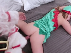 Petite elf babe is banged by Santa in tight pussy