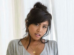 Amatőr, Ázsiai, Cumizás, Gesztenyebarna, Kutya póz, Fehérnemű, Természetes mellek, Tini