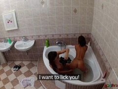 Bad, Fingring, Kjæreste, Lesbisk, Slikking, Fitte, Våt