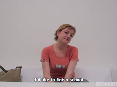 Tchèque, Poilue, Hard, Mère que j'aimerais baiser, Seins naturels, Rousse roux, Cheveux courts