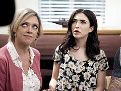 머리카락이 많은, 나이든, 엄마, 조그마한, 계모, 청소년, 쓰리섬