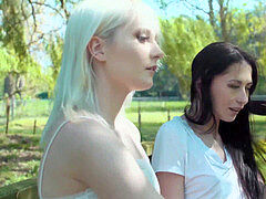 18 χρονον, Μελαχροινή, Μαλακία με το δάχτυλο για γυναίκες, Η κοπέλα μου, Λεσβία, Γλείψιμο, Μουνί, Έφηβος