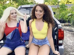 Grande cazzo, Pompino, Da dietro, Di colore, Donna donna uomo, Interrazziale, Tette naturali, Ragazza