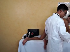 Skinny asian patient satisfyed by doc