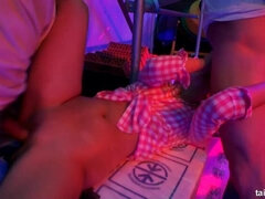 Iso kulli, Blondi, Lesbo, Selkäsauna, Itsetyydytys, Juhlat, Pornotähti, Märkä