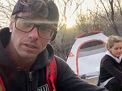 Amatéři, Velké péro, Pár, Venku, Na veřejnosti