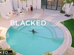 Stor stjärt, Stor kuk, Stora tuttar, Creampie, Hardcore, Hotell, Naturliga tuttar, Rödhårig