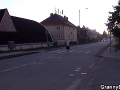 Nonnina, Matura, Tette naturali, Realtà, Cavalcando, Calze