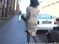 Stora tuttar, Bil, Blottande, Underkläder, Milf, Utomhus, Offentlig, Strippa