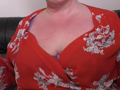 Mulher linda e grande, Bundão, Dona de casa, Masturbação, Maduroa, Raspar depilar, Solo chão, Brinquedos