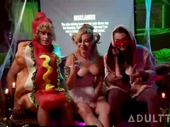 Tekintélyes didik, Cumizás, Kutya póz, Csoport, Kézimunka, Érett feleség, Orgia, Harisnya