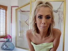 아메리카인, 화장실, 큰 음경, 음경, 짧은 머리, 빼빼한, 문신, 단단한