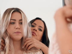 Cunnilingus, Dormitorio, Tetas grandes, Rubia, Jeans, Lamidas, Tetas naturales, Perforación