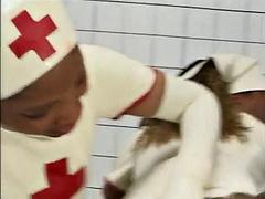 Nana, Grosse bite, Noire, Sucer une bite, Homme nu et filles habillées, Éjaculation interne, Fétiche, Latex