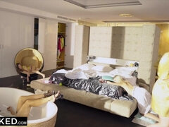 Grosse bite, Sucer une bite, Tromperie, Queue, Hard, Interracial, Chevaucher, Nénés