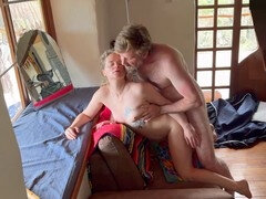 Спальня, Минет, Кончили внутрь, Киски, Сосущие, Шлюха