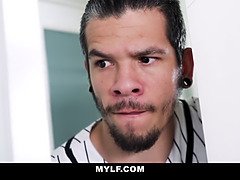 Blondýna, Kuřba, Puma, Dávení penisem, Milf žcbp, Mamina, Ječení, Nevlastní máma