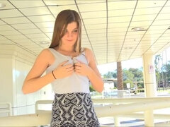 Frau, Hd, Nudist, Solo, Unter dem rock, Spanner