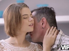 18 jaar, Grote mammen, Rondborstig, Daddy, Hondjeshouding, Handbeurt, Hd, Tiener