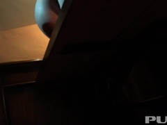 Brunetka, Nohy, Podpatky, Přírodní prsa, Tetování, Svádění, Kozičky