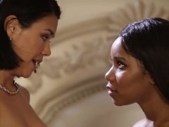 레즈비언, 밀프, 청소년