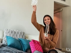 Gros cul, Brunette brune, Béant, Lingerie, Jarretelles, Dénudage, Jouets, Webcam