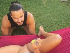 Duży tyłek, Brunetka, Latynoska, Na wolnym powietrzu, Squirting, Żona