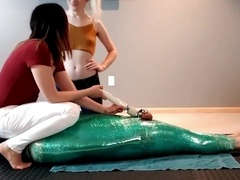 Amarrada, Dominación, Rostro sentado, Hembra, Dominacion femenina, Fetiche de pies, Jeans, Orgasmo