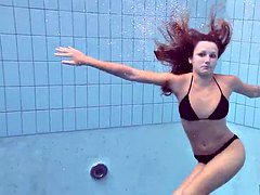 Bikini, Behaart, Pool, Erotischer film, Jungendliche (18+), Unter wasser