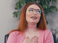 Alexis Fawx opens her legs for Annabel Redd, the patient