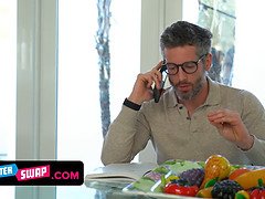 Hd, Nyalás, Orgia, Buli, Lovaglás, Rövid haj, Tetkó, Tini