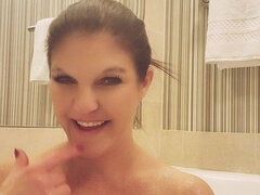 Cuarto de baño, Morena, Hembra, Casero, Masturbación, Maduro, Tetas naturales, Solo