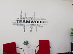 Hatalmas hátsó, Tekintélyes didik, Gesztenyebarna, Kebles, Anyuci, Pornósztárok, Nuni, Valóság