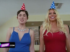 Store bryster, Firkanter, Ældre kvinde, Mor jeg gerne vil kneppe, Mor, Orgie, Tabu, Teenager