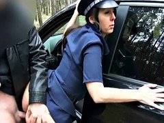 Kuřba, Brunetka, Venku