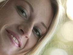 Blonde Carisha's Natural Allure