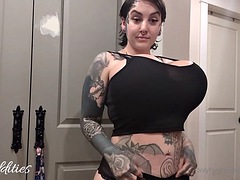 Amatør, Babe, Store pupper, Brunette, Fetisj, Milf, Alene, Pupper
