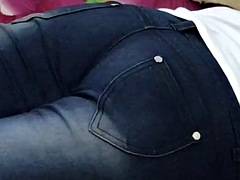 Lízanie análu, Veľké kozy, Creampie, Striekanie semena, Hardcore, Výprask, Masturbácia, Manželka