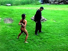 Amatør, Trældom, Brunette, Gård, Fleksibel, Udendørs, Fisse, Slave