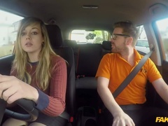 Gros seins, Sucer une bite, Voiture, Doigter, Branlette thaïlandaise, De plein air, Pov, Chatte